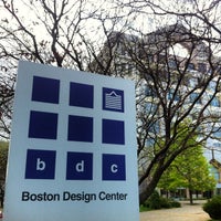 รูปภาพถ่ายที่ Boston Design Center โดย Eduardo M. เมื่อ 5/7/2012