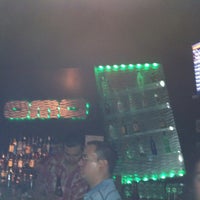 4/10/2011にLaura R.がOMG A Shot Barで撮った写真