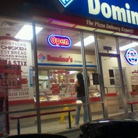 Photo taken at Domino&#39;s Pizza by 💞Rie~Rie on 10/25/2011