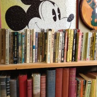 1/27/2012 tarihinde David K.ziyaretçi tarafından Bonnett&amp;#39;s Book Store'de çekilen fotoğraf