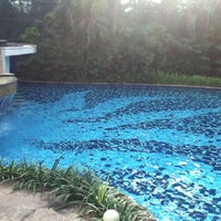 Photo taken at Swimming Pool Gran Melia Hotel by H Y. on 7/1/2012