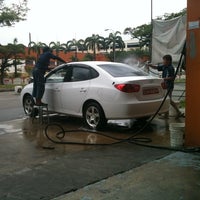 Photo taken at 1 Action Garage by Rahayu R. on 7/31/2011