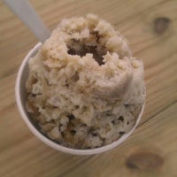 Photo taken at TexasSno - New Orleans Style Snoballs by Hieu on 7/18/2012