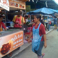 Photo taken at ตลาดพิบูลย์วิทย์ 3 by Thaphat ผ. on 10/18/2011