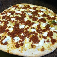 6/27/2012にDeniseがLorenzo&amp;#39;s Pizzaで撮った写真