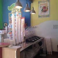 Photo taken at Robeks Fresh Juices &amp;amp; Smoothies by Tricia M. on 8/22/2011