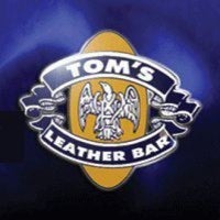 Foto tomada en TOM&amp;#39;S Leather Bar  por Miguel Antonio P. el 2/24/2012