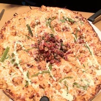 California Pizza Kitchen Now Closed Pizza Place In Cambridge