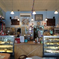 Photo taken at Floyd &amp;amp; Bobo&amp;#39;s Bakery &amp;amp; Snack Palace by Brandt F. on 7/18/2012