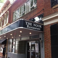 Foto tirada no(a) The Nook Restaurant por Andrew B. em 5/28/2011