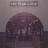 Photo prise au 4W Western par Shawna F. le6/27/2012