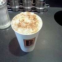 Foto tirada no(a) Biggby Coffee por George N. em 3/9/2012