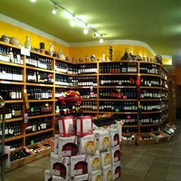 Photo taken at Williamsburg Wines &amp;amp; Liquors by Sabino C. on 10/15/2011