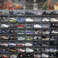 Photo taken at Sneaker Corner by Ba¡lعyڪ® on 4/9/2012