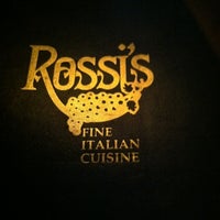 Foto tomada en Rossi&amp;#39;s Italian Restaurant  por Alan B. el 8/7/2012