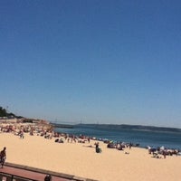 Foto diambil di Praia de Santo Amaro de Oeiras oleh Jayguer V. pada 7/22/2012