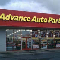 Photo taken at Advance Auto Parts by B Ian on 10/20/2011