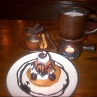 Foto diambil di Essen Bakery,Cake and Choco Pot oleh aldypacino pada 1/8/2012