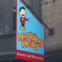 Foto tirada no(a) Nodding Head Brewery &amp;amp; Restaurant por David T. em 5/12/2011