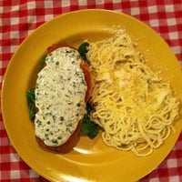 รูปภาพถ่ายที่ Bella Donna Italian Restaurant โดย Ann Marie S. เมื่อ 9/2/2011