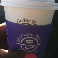 Photo taken at The Coffee Bean &amp;amp; Tea Leaf by Ƙҽ ♥️ on 2/17/2012