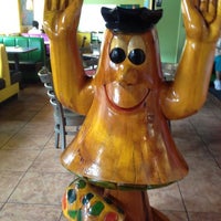 Photo taken at Mellow Mushroom by Becca S. on 3/11/2012