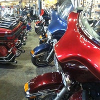 Das Foto wurde bei High Country Harley-Davidson von Jerry am 7/30/2012 aufgenommen