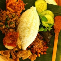 Photo taken at Sate &amp; Seafood Senayan by Shirley on 8/1/2012