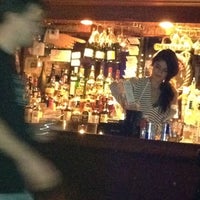 4/14/2012 tarihinde Tonyziyaretçi tarafından The Emerald Pub'de çekilen fotoğraf