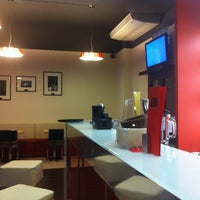 Foto scattata a To See Restaurant - Lounge Bar da To S. il 6/30/2012