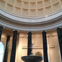 9/2/2012 tarihinde Emilie A.ziyaretçi tarafından National Gallery of Art - West Building'de çekilen fotoğraf