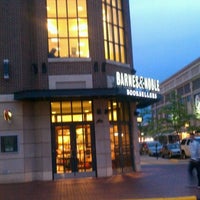 Barnes Noble 5575 N Bayshore Dr
