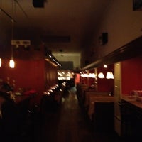 Снимок сделан в Silhouette Restaurant and Bar пользователем Brian L. 3/12/2012