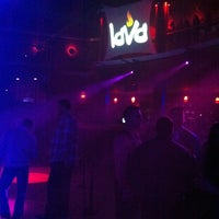 Снимок сделан в Lava Nightclub at Turning Stone Resort Casino пользователем TaNieY 2/26/2012
