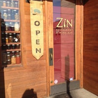 5/13/2012 tarihinde Carol S.ziyaretçi tarafından Zin Restaurant &amp;amp; Wine Bar'de çekilen fotoğraf