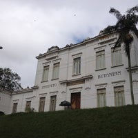 Photo taken at Museu Histórico Instituto Butantan by Gisele B. on 4/22/2012