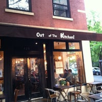 Foto tirada no(a) Out of the Kitchen por Derrick Y. em 4/25/2012