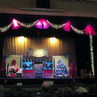 รูปภาพถ่ายที่ Erie Playhouse โดย Shannon B. เมื่อ 12/2/2011