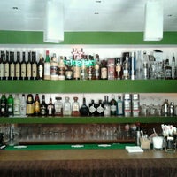 Foto scattata a Cafe Solo - Cocktail Bar da Jack Gergely R. il 8/26/2011