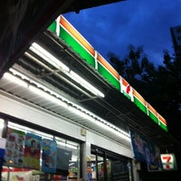 Photo taken at 7-Eleven by Pimlaphat J. on 8/5/2012