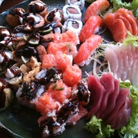 Photo taken at Yen Japanese Food by Leonardo S. on 8/6/2012