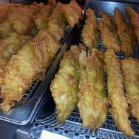 Снимок сделан в All Aboard Seafoods пользователем Rino S. 3/15/2012