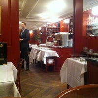รูปภาพถ่ายที่ Restaurant Emilio โดย Werner Z. เมื่อ 11/8/2011