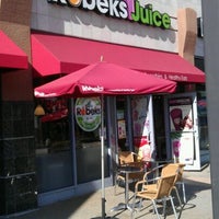 Photo taken at Robeks Fresh Juices &amp;amp; Smoothies by Leo N. on 12/17/2011