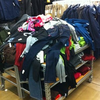 Photo taken at Old Navy by Niccolo M. on 11/25/2011