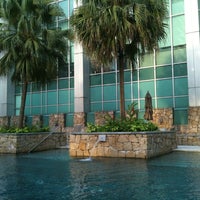 Photo taken at Amara Hotel Swimming Pool by Junhee S. on 4/25/2012