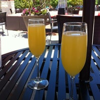 6/17/2012 tarihinde Elisha Gutloff, M.ziyaretçi tarafından Cafe Caturra'de çekilen fotoğraf