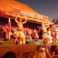 Foto tirada no(a) Paradise Cove Luau por Jacqueline F. em 8/12/2012