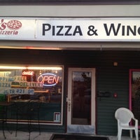 Das Foto wurde bei G&amp;#39;s Pizza and Wings von Ryan S. am 5/3/2012 aufgenommen