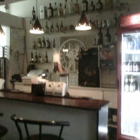 Photo prise au Pintas Bar &amp;amp; Lounge par Maury R. le3/5/2012